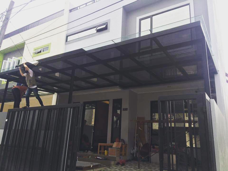 Carport clear glass tempered with tinted film Perumahan Kosambi Baru