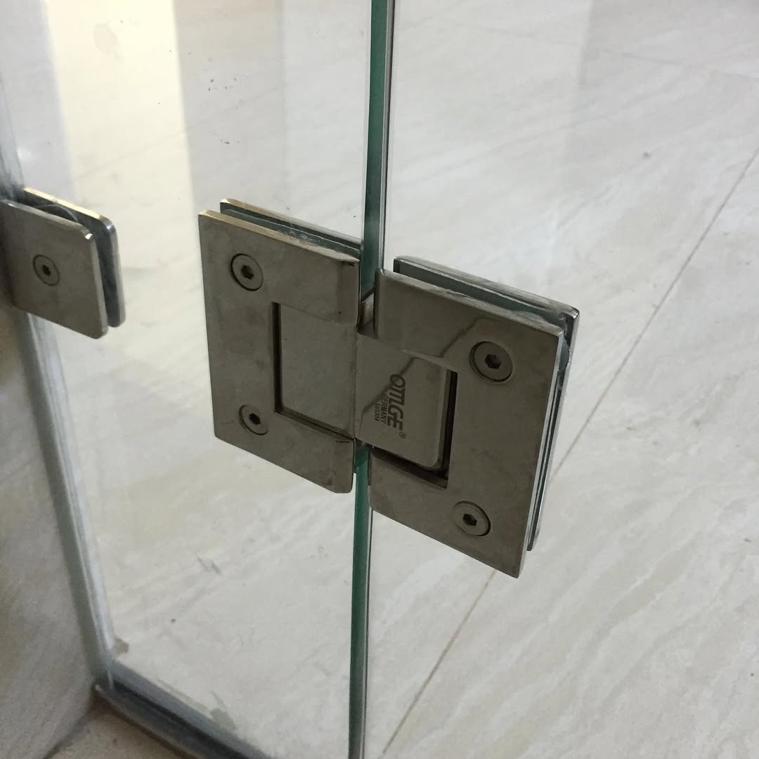 Shower glass permata