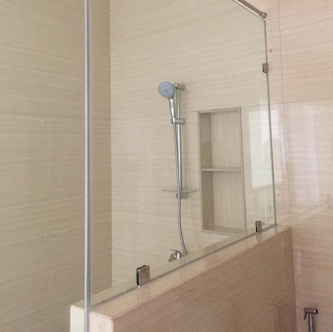 Shower glass03 Cempaka Putih Timur