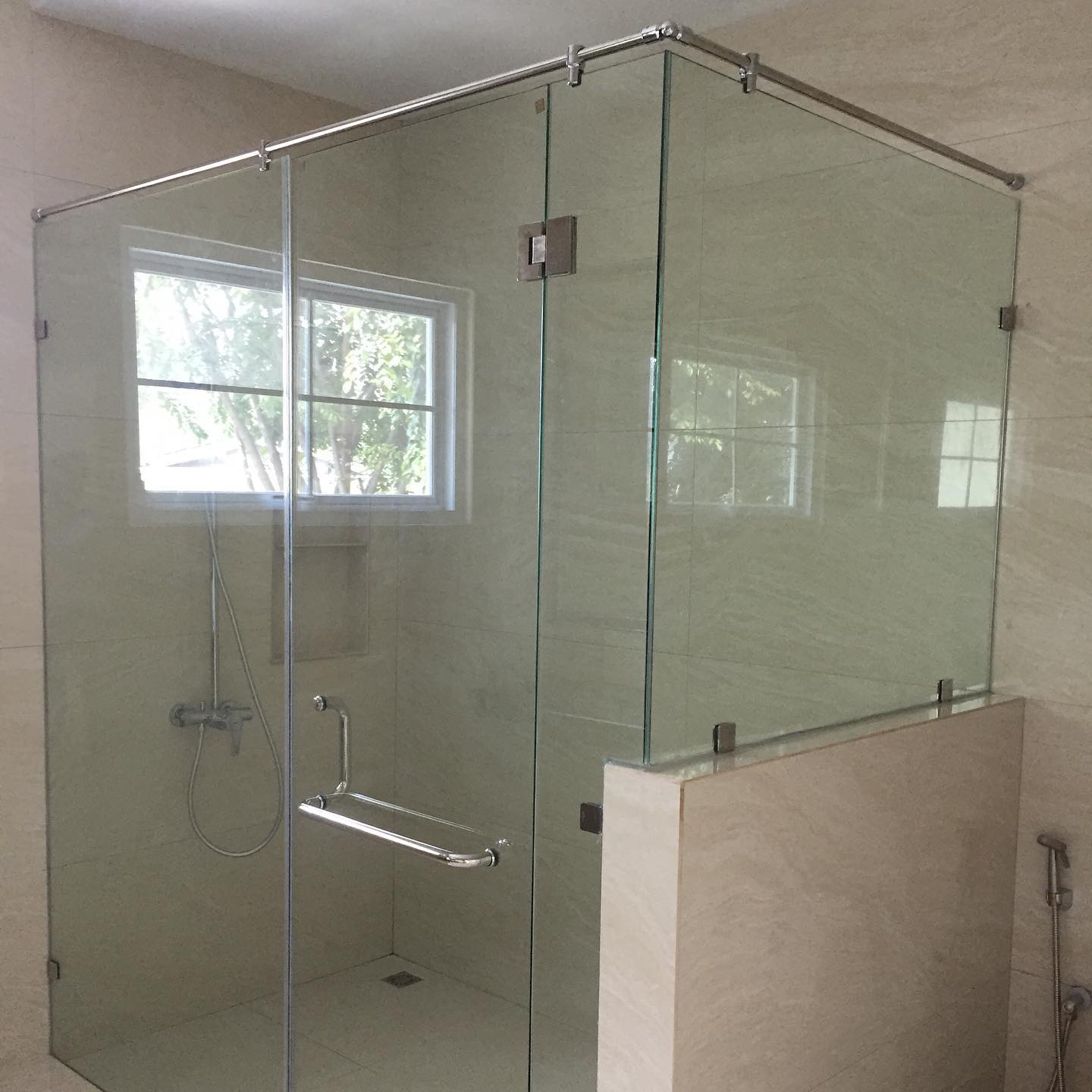 Shower glass05 Cempaka Putih Timur