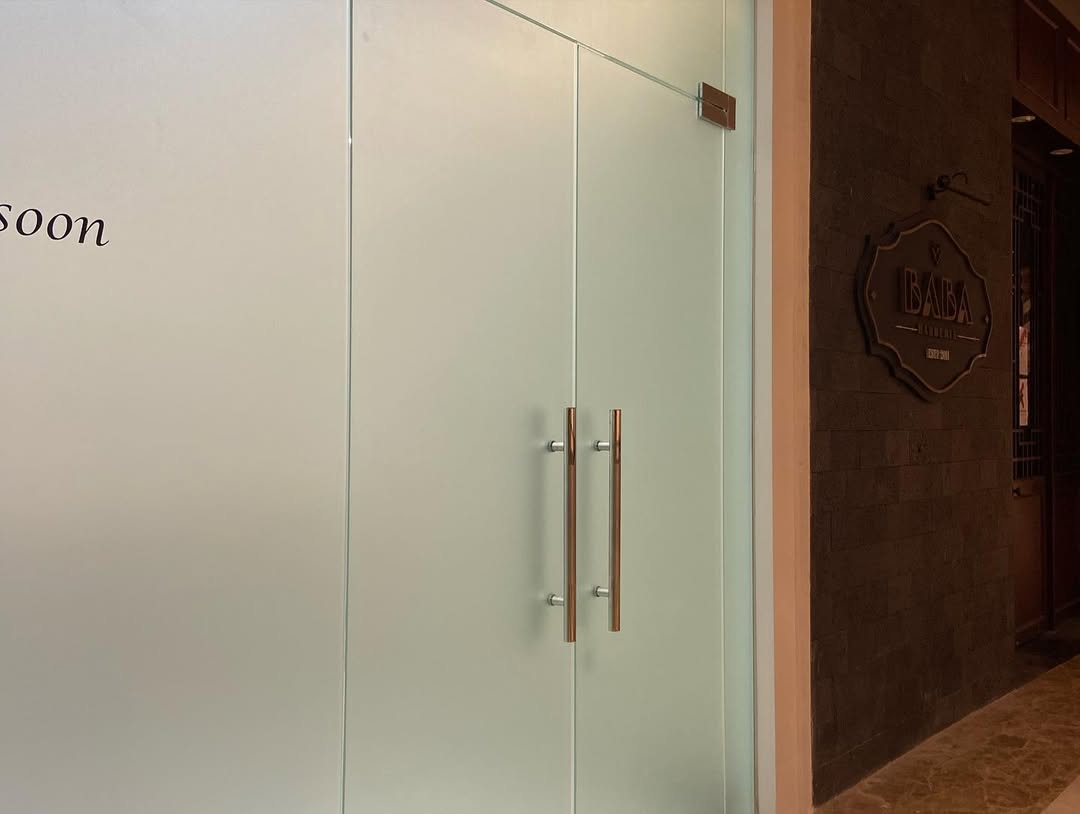 tempered Glass Shop front partition